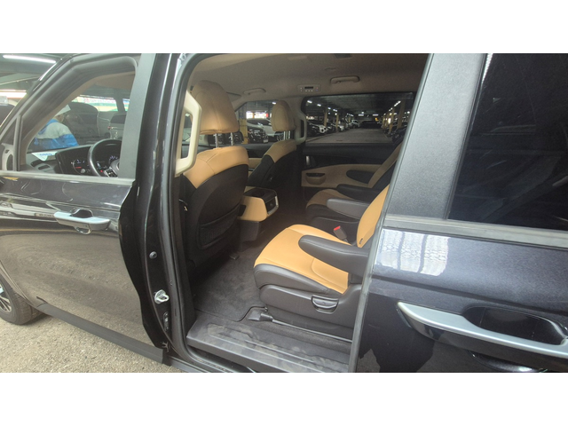 KIA Carnival - автомобили, коли, обяви за нови и употребявани 16