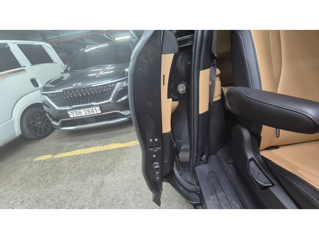 KIA Carnival - автомобили, коли, обяви за нови и употребявани 18