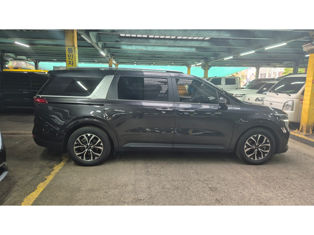 KIA Carnival - автомобили, коли, обяви за нови и употребявани 3