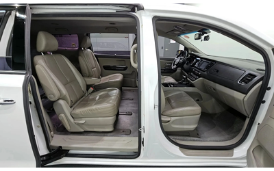 Kia Carnival 7-Seater Limousine Magic Space - автомобили, коли, обяви за нови и употребявани 9