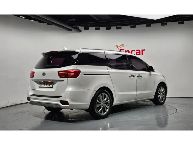 Kia Carnival 9-Seater Prestige - автомобили, коли, обяви за нови и употребявани 1