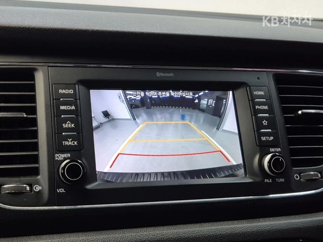 Kia Carnival 2019 - автомобили, коли, обяви за нови и употребявани 12