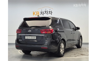 kia-carnival - 2