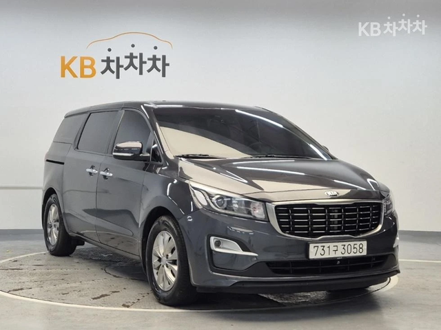 Kia Carnival 2019 - автомобили, коли, обяви за нови и употребявани 3