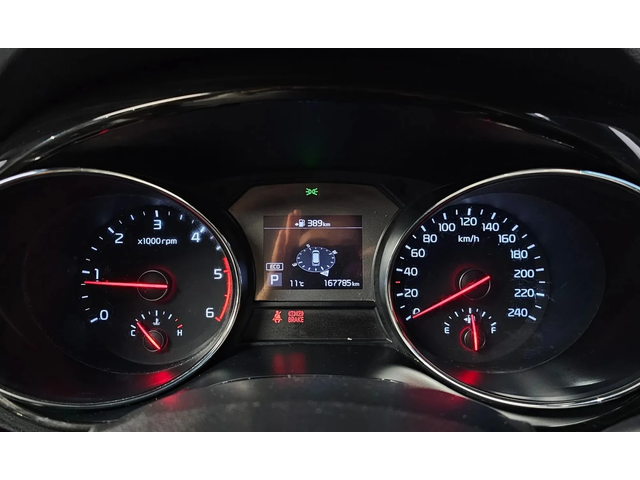 Kia Carnival 9-Seater Prestige - автомобили, коли, обяви за нови и употребявани 6