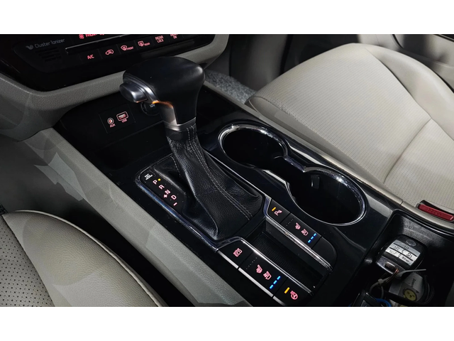 Kia Carnival 9-Seater Prestige - автомобили, коли, обяви за нови и употребявани 7