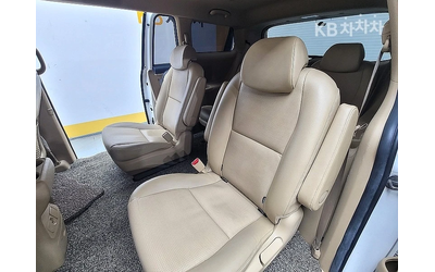 Kia Carnival 9 -seater 2.2 diesel luxury - автомобили, коли, обяви за нови и употребявани 11