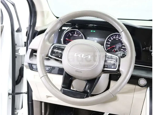 Kia Carnival ПОДГРЕВИ | ОБДУХВАНЕ | КАМЕРА - автомобили, коли, обяви за нови и употребявани 6