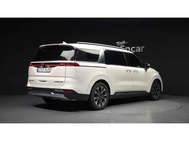 Kia Carnival 7-Seater Signature - автомобили, коли, обяви за нови и употребявани 1