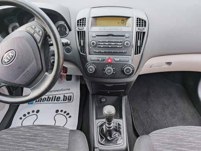 Kia Ceed 1.4 -ГАЗ - автомобили, коли, обяви за нови и употребявани 11