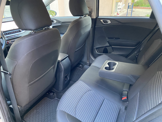 Kia Ceed 1.5 T-GDI/ Top/SW/ ГАРАНЦИ ДО 12/2029г/ Налична! - автомобили, коли, обяви за нови и употребявани 11