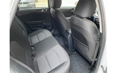 Kia Ceed 1.5 T-GDI/ Top/SW/ ГАРАНЦИ ДО 12/2029г/ Налична! - автомобили, коли, обяви за нови и употребявани 19