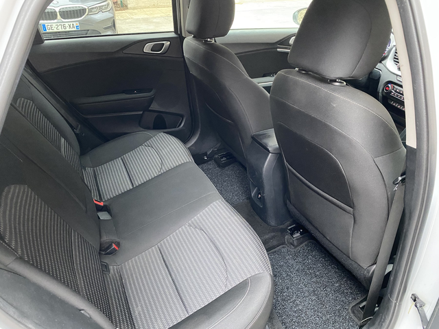 Kia Ceed 1.5 T-GDI/ Top/SW/ ГАРАНЦИ ДО 12/2029г/ Налична! - автомобили, коли, обяви за нови и употребявани 19