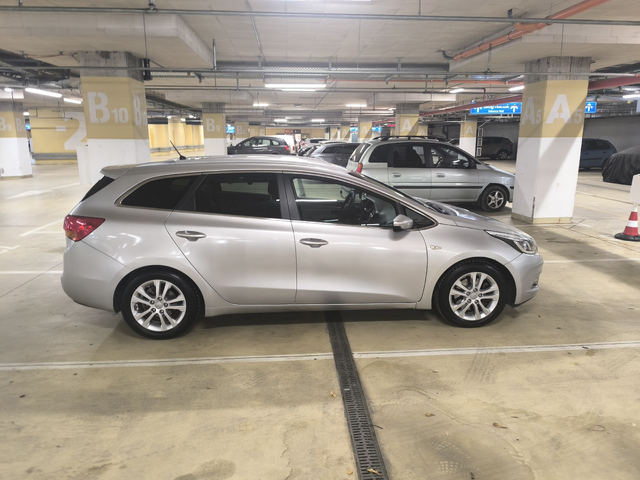 Kia Ceed 1.6 crdi 2015г. КАМЕРА - автомобили, коли, обяви за нови и употребявани 1
