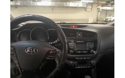 Kia Ceed 1.6 crdi 2015г. КАМЕРА - автомобили, коли, обяви за нови и употребявани 6