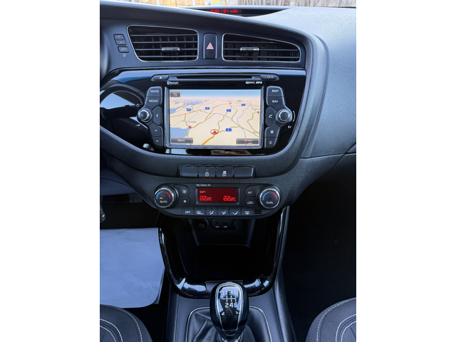 Kia Ceed 1.6i - автомобили, коли, обяви за нови и употребявани 16