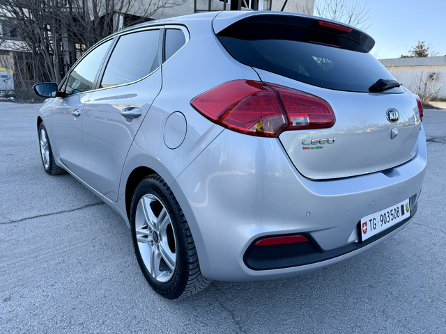 Kia Ceed 1.6i - автомобили, коли, обяви за нови и употребявани 3