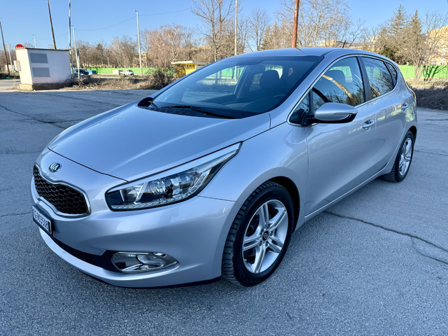 Kia Ceed 1.6i - автомобили, коли, обяви за нови и употребявани 5