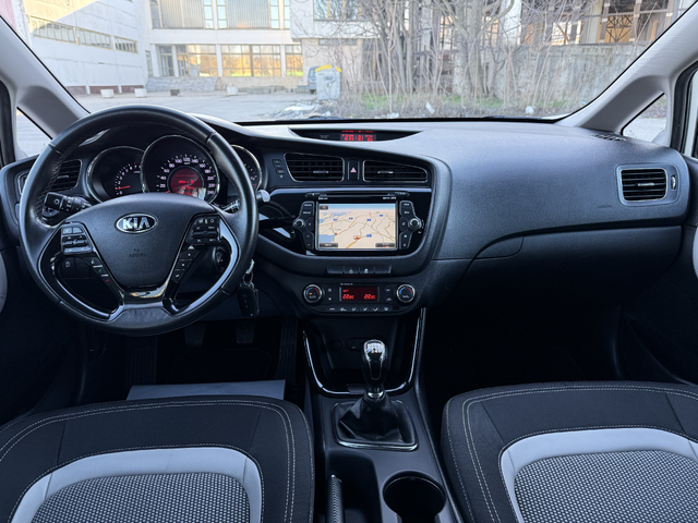 Kia Ceed 1.6i - автомобили, коли, обяви за нови и употребявани 7