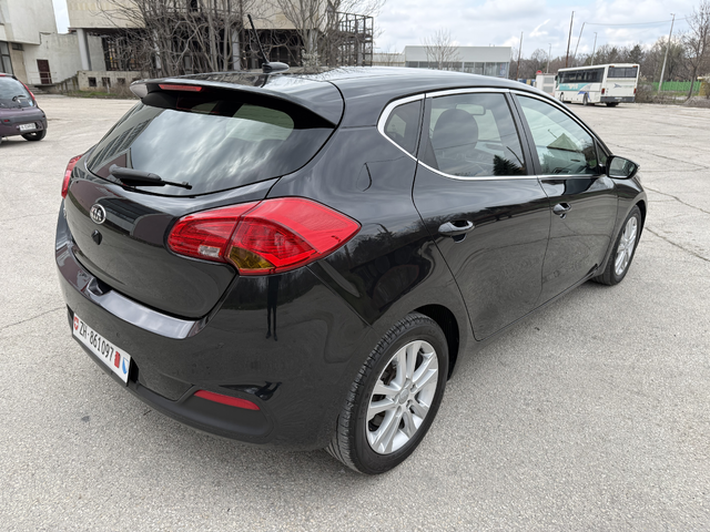 Kia Ceed 1.6i AUTOMATIC - автомобили, коли, обяви за нови и употребявани 3