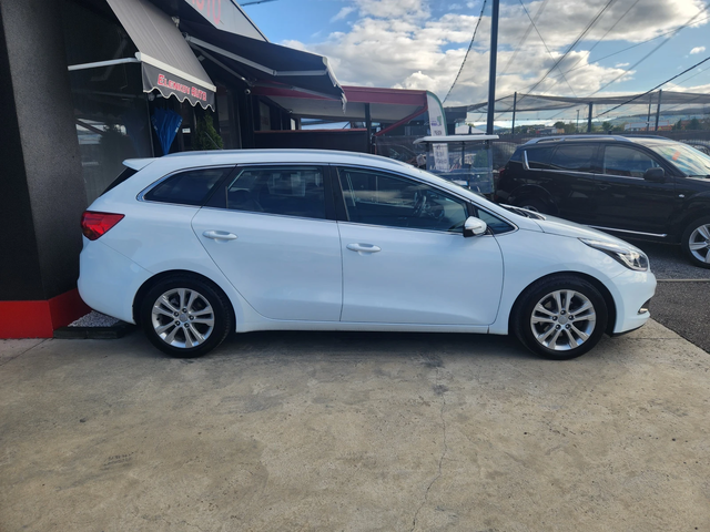 Kia Ceed 1.6 CRDI-128 к.с EURO 5b-ШВЕЙЦАРИЯ - автомобили, коли, обяви за нови и употребявани 4