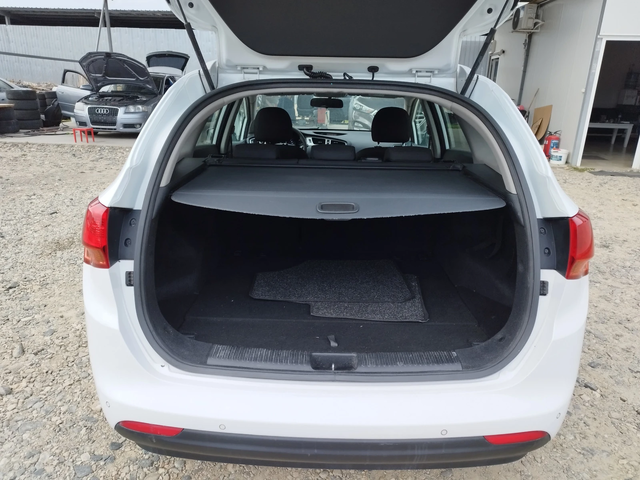 Kia Ceed 1.6D CRDi 16V - автомобили, коли, обяви за нови и употребявани 7