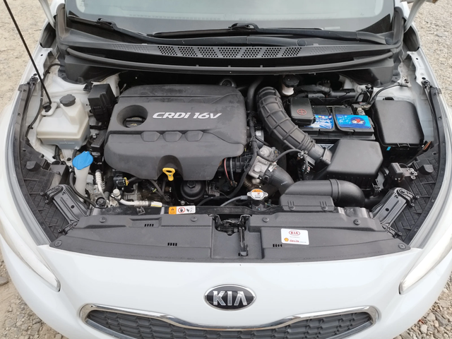 Kia Ceed 1.6D CRDi 16V - автомобили, коли, обяви за нови и употребявани 9