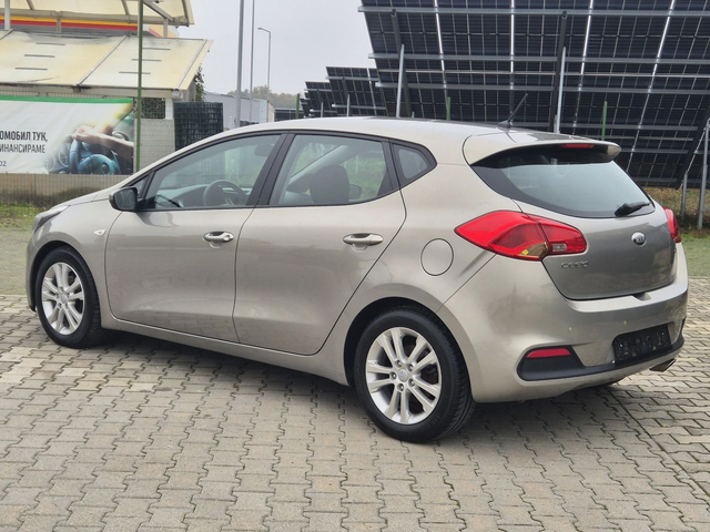 Kia Ceed 1.4crdi 90к.с. - автомобили, коли, обяви за нови и употребявани 9