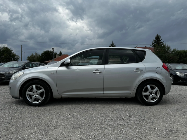 Kia Ceed 1.6d 115kc. - автомобили, коли, обяви за нови и употребявани 8