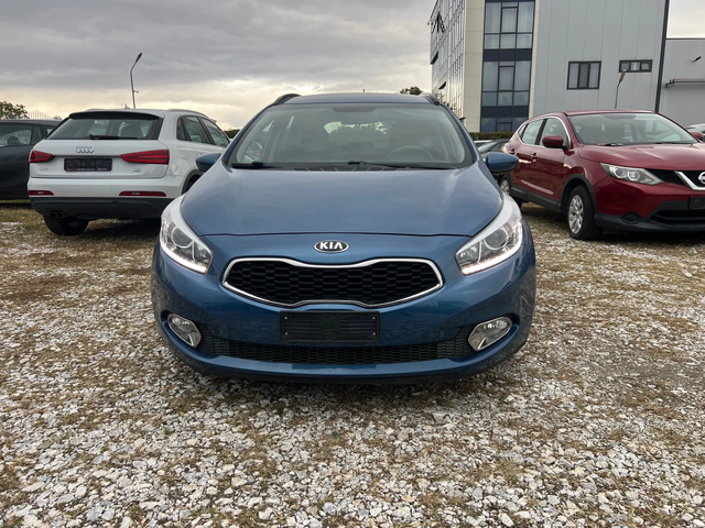 Kia Ceed 1.6 CRDI(КАТО НОВА) - автомобили, коли, обяви за нови и употребявани 1