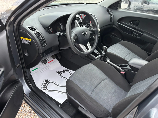 Kia Ceed 1.6crdi* 90к.с.* Лизинг - автомобили, коли, обяви за нови и употребявани 4