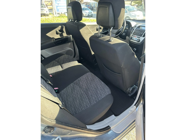 Kia Ceed - автомобили, коли, обяви за нови и употребявани 10