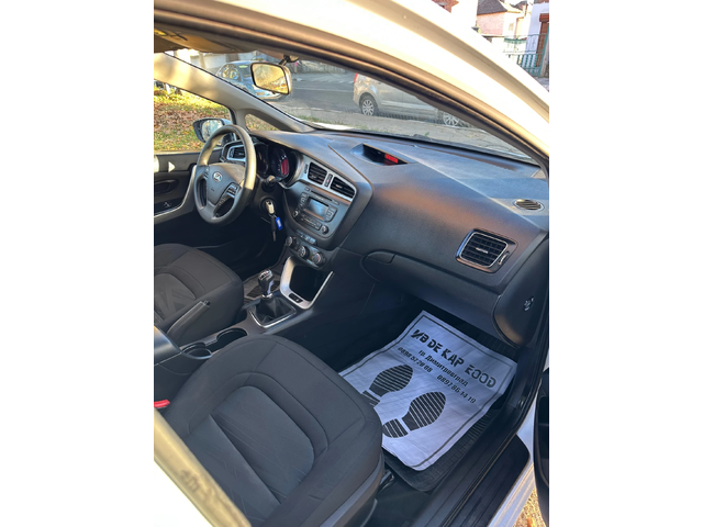 Kia Ceed 1.6 DIESEL AUSTRIA - автомобили, коли, обяви за нови и употребявани 12