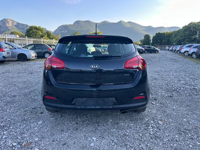 Kia Ceed 1.4CRDI 90kc FACE - автомобили, коли, обяви за нови и употребявани 3