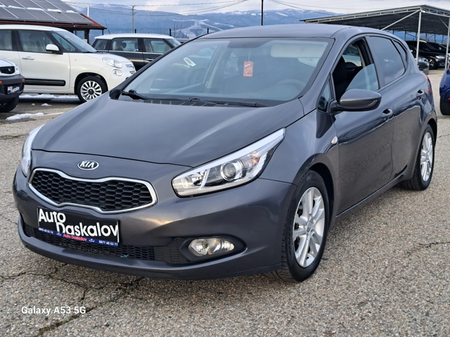 Kia Ceed 1, 4 I + gaz - автомобили, коли, обяви за нови и употребявани 0