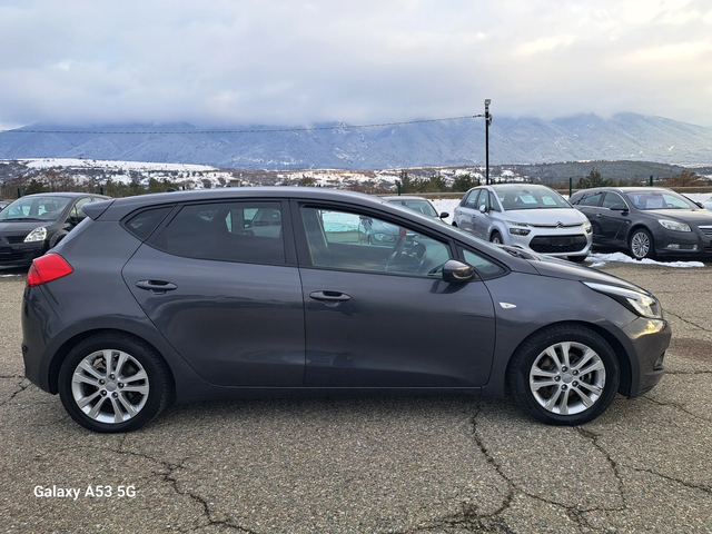 Kia Ceed 1, 4 I + gaz - автомобили, коли, обяви за нови и употребявани 3