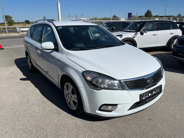 Kia Ceed 1.6 Diesel 115k.c - автомобили, коли, обяви за нови и употребявани 1