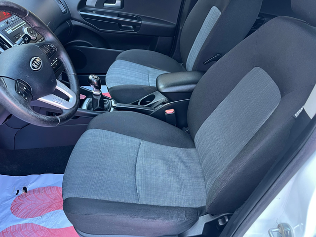 Kia Ceed 1.6 Diesel 115k.c - автомобили, коли, обяви за нови и употребявани 6