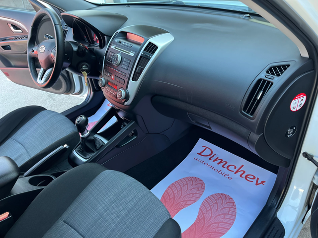 Kia Ceed 1.6 Diesel 115k.c - автомобили, коли, обяви за нови и употребявани 9