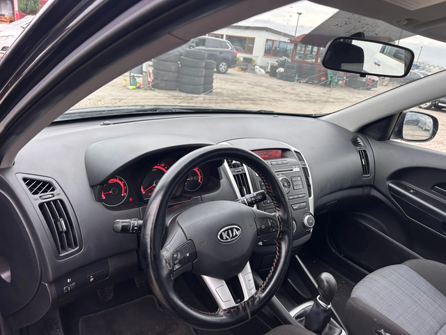Kia Ceed 1.4i EURO 5 - автомобили, коли, обяви за нови и употребявани 9