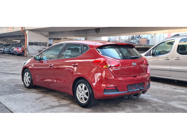 Kia Ceed 1.4 Crdi90kc Автопилот БОРДО ПЕРЛА! - автомобили, коли, обяви за нови и употребявани 5