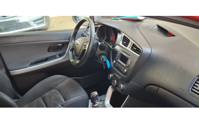 Kia Ceed 1.4 Crdi90kc Автопилот БОРДО ПЕРЛА! - автомобили, коли, обяви за нови и употребявани 9