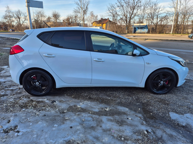 Kia Ceed 1.4i 100k.s.GAS - автомобили, коли, обяви за нови и употребявани 3