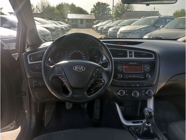 Kia Ceed 1.6CRDI, Италия - автомобили, коли, обяви за нови и употребявани 10