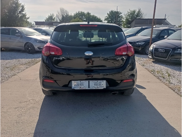 Kia Ceed 1.6CRDI, Италия - автомобили, коли, обяви за нови и употребявани 4