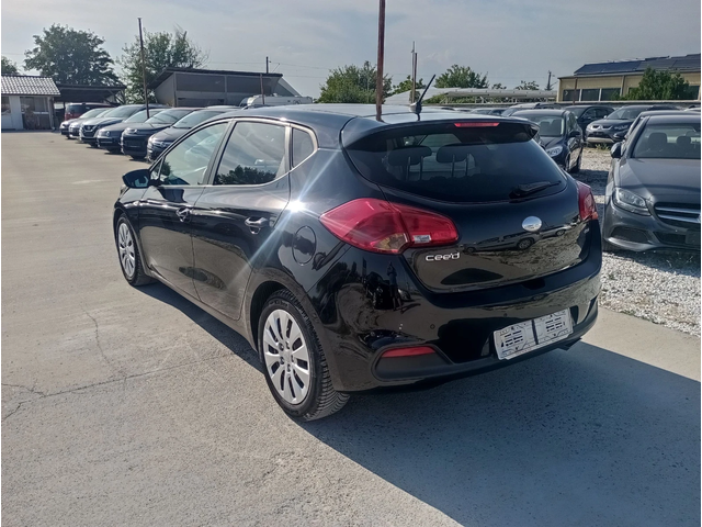 Kia Ceed 1.6CRDI, Италия - автомобили, коли, обяви за нови и употребявани 5