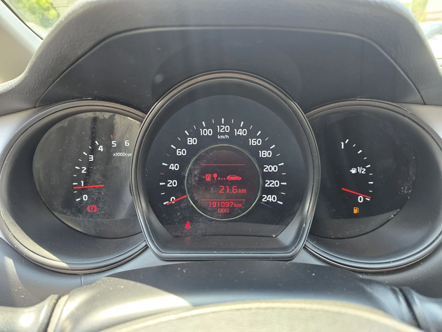 Kia Ceed 1.6crdi 110к.с Топ състояние - автомобили, коли, обяви за нови и употребявани 16