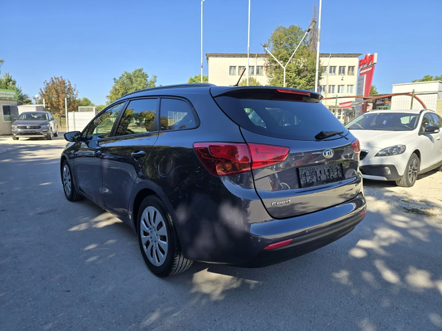 Kia Ceed 1.4crdi 90к.с Топ състояние - автомобили, коли, обяви за нови и употребявани 2