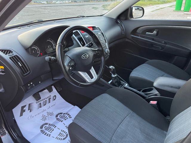 Kia Ceed 1.4i-90-FEIS-ITALIA - автомобили, коли, обяви за нови и употребявани 11