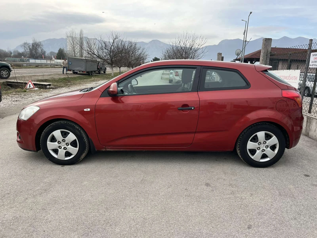 Kia Ceed 1.4I 109кс EURO 4 КЛИМАТИК - автомобили, коли, обяви за нови и употребявани 5